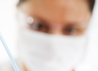 Niezbędne narzędzia w laboratorium – precyzja i wygoda pracy