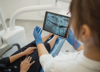 Chirurgia stomatologiczna Toruń – jakie zabiegi poprawiają zdrowie i estetykę uśmiechu?