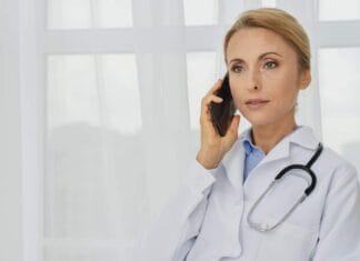 Zdrowie psychiczne w rodzinie – jak konsultacja psychiatryczna przez telefon może pomóc?