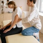 Najlepsze ćwiczenia na kręgosłup – Rehabilitacja, która pomoże na ból pleców