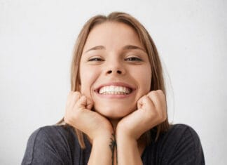 Wybielanie zębów – jakie metody są skuteczne i bezpieczne?