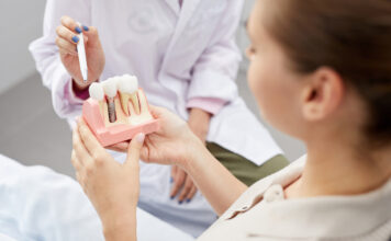 Implanty zębów a choroby przewlekłe – kiedy potrzebna jest ostrożność? Implanty zębów a choroby przewlekłe - kiedy potrzebna jest ostrożność?